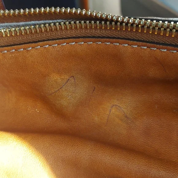 Michael Kors Tan Leather Bag - Picture 13 of 16